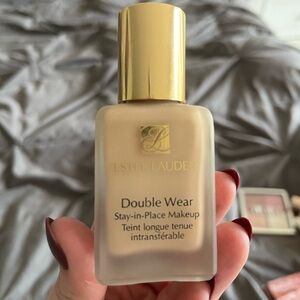 Estée Lauder Double Wear Foundation